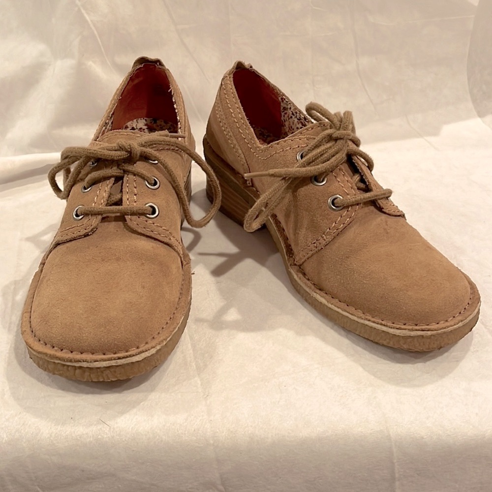 Tan Oxford style Rampage shoe